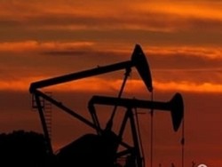 Нефть подешевела на данных о росте запасов топлива в США