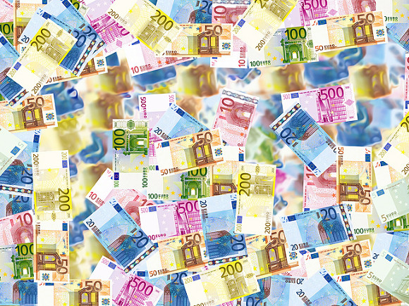 На швейцарских счетах семьи Захарченко обнаружено 300 млн евро