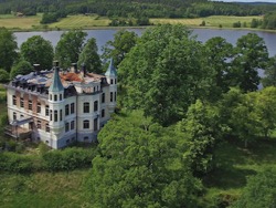 Замок по цене квартиры предложили покупателям в Швеции