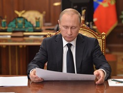 Путин поручил жестче карать силовиков за давление на бизнес